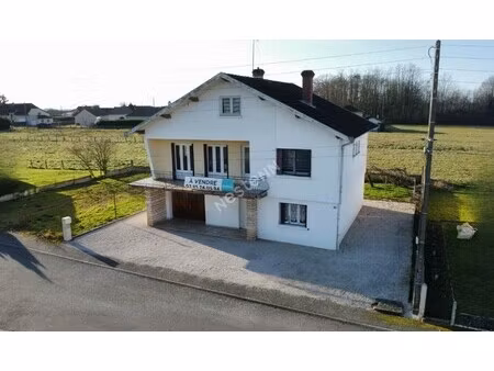 maison entre chalon-sur-saone et lons-le-saunier proche louhans et ses 157 arcades à 25 mi