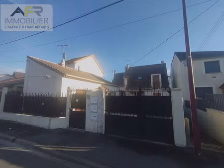 location appartement 2 pièces 27m²