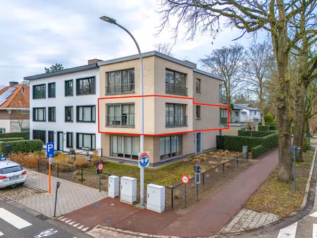 appartement te koop in brasschaat met 2 slaapkamers
