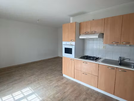 location appartement 1 pièce  25.44m²  bécon
