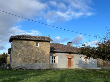 maison avec pigeonnier et grange sur 4500 m2 ou +