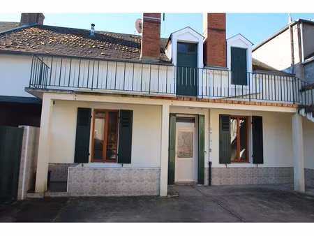 a louer a saint leger des vignes  maison de plain pied