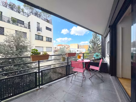 appartement 2 pieces 48m2 avec terrasse de 8m2