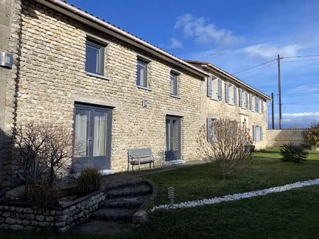 20km gare tgv angouleme très belle maison de campagne rénové