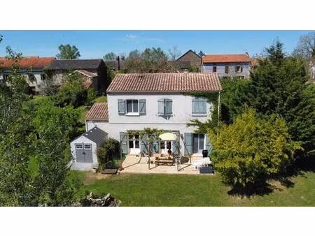 maison récente lumineuse avec terrain et vue imprenable