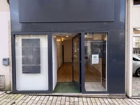 location bureaux et commerces à lisieux (14100) : à louer / 21m² lisieux
