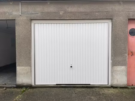 location garage box et parking à caen le port - ste-thérèse (14000) : à louer / 15m² caen 