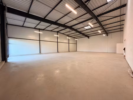 location local commercial