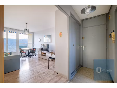 fontaines-sur-saone centre - joli t3 de 58 m2 en dernier éta