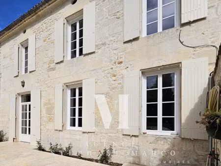 vente maison 7 pièces 240 m² à saintes (17100)  472 500 €
