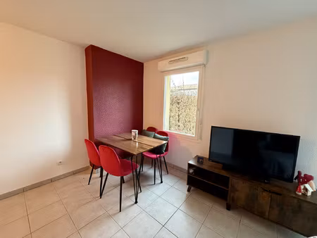 studio cuisine équipée  terrasse et parking