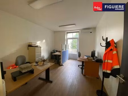 221m² de bureaux non pmr à louer avec parking centre ville salon de provence