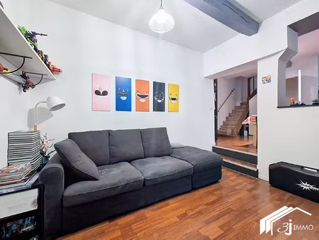 maison de ville t2 coeur du village de lévignac