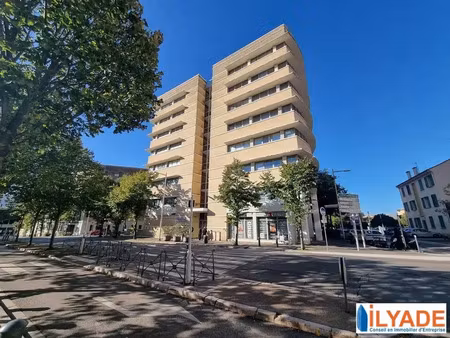 bureaux avec parkings a vendre