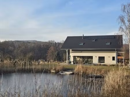 maison contemporaine d’exception  8 pièces  255 m2 sur un terrain de 23 ares avec un...