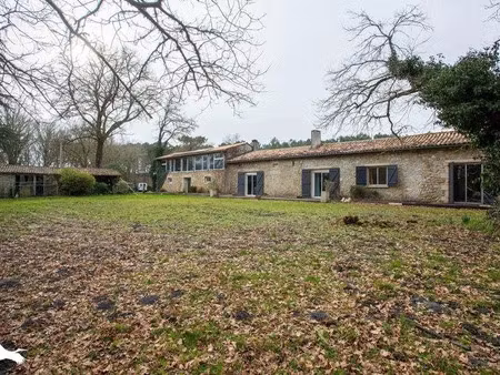 vente maison 8 pièces 262 m² à léogeats (33210)  535 500 €