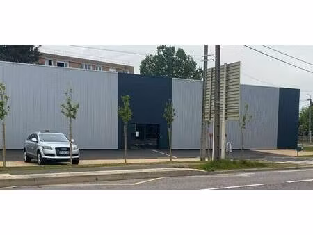 local d'activités à louer