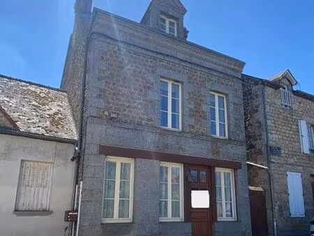 maison entre lassay les châteaux et domfront