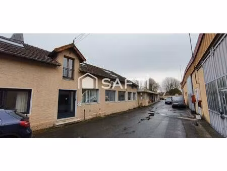 ensemble immobilier de 2445m2 sur une parcelle de 2875m2
