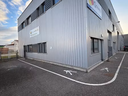 location commerce à chaponnay (69970)