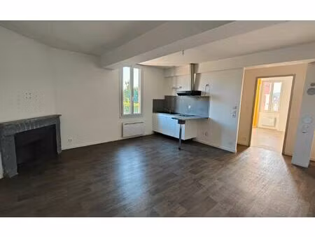 location appartement  m² t-2 à aire-sur-l'adour  438 €