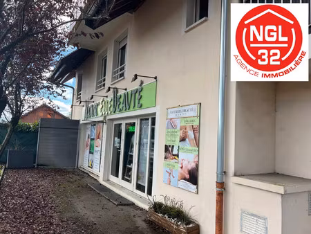 local commercial murs et fond – 120 m² - en bon état