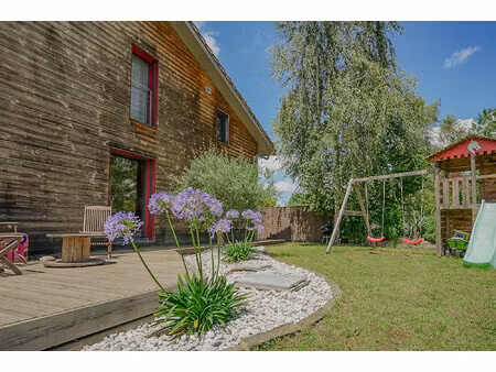 maison passive moderne de 160 m² à salles : confort  écologie