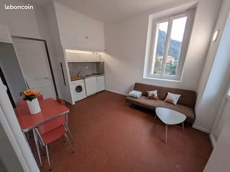 location à l'année 2 pièces 27m²