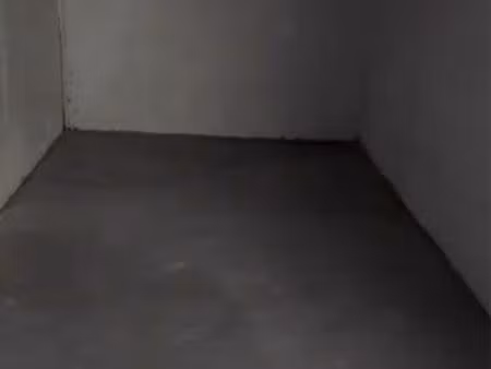 box 11m2 sous sol parking à paris 12