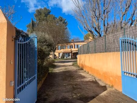 villa 5 pièces 200 m²