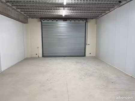 local à louer de 65 m2 800