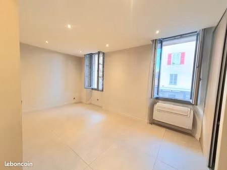 2 pièces lumineux avec cave de 42 m² et rangements