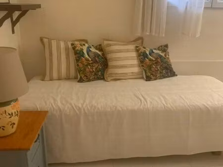 loue studio tout equipé d avril à septembre pour 1 personne