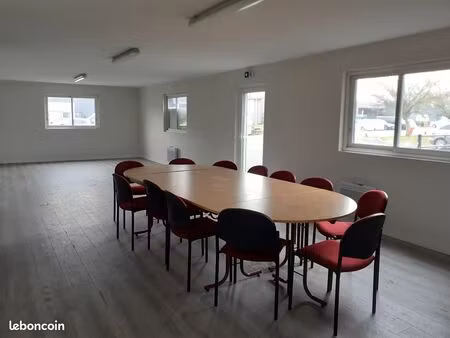 local artisanal 375m2 montbazon