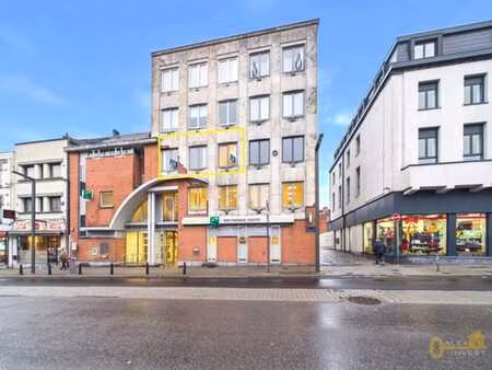 appartement 2 chambres en plein centre de la louvière