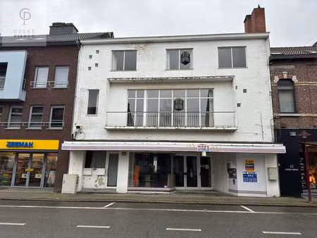 ruim handelspand met ruim appartement