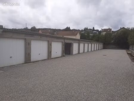 garage voiture de tourisme