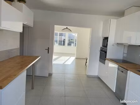 maison 100m2 3ch jardin clos et parking