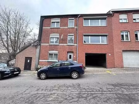 spacieuse maison 3-4 ch avec garage et jardin !! a saisir !!