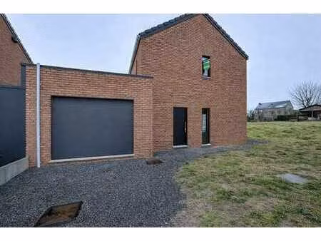 gros oeuvre fermé situé dans un clos résidentiel