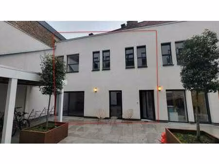 bureaux rénovés sur 2 niveaux – divisibles en 2 unités