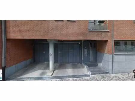 un emplacement de parking