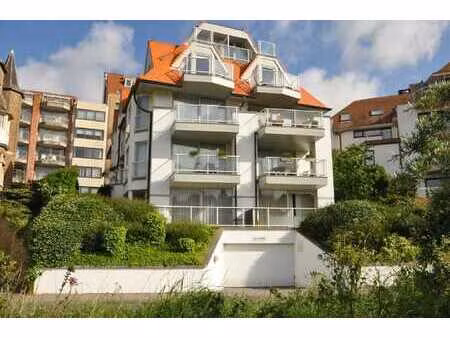 non-meublé: appartement ensoleillé avec grande terrasses!