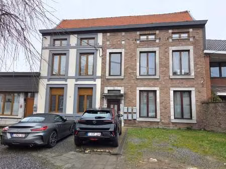 appartement 1ch avec 1 emplacement de parking. peb c