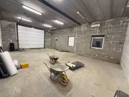 ? entrepôt ±400 m² à louer – disponible immédiatement