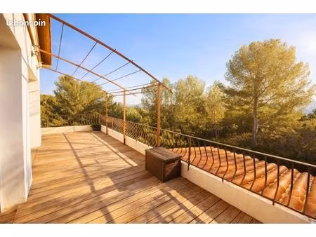 villa 6 pièces 147 m²