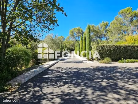 le tholonet  route cézanne  2 appartements avec terrasses et parkings privatifs