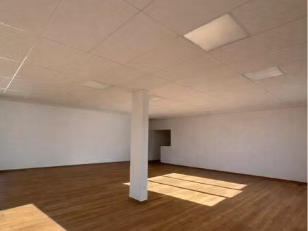 local d’activité 120 m2 à louer à aubagne