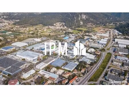 local d'activité 478 m²