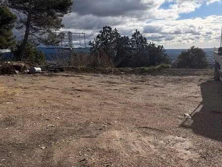 espace de stockage ou stationnement